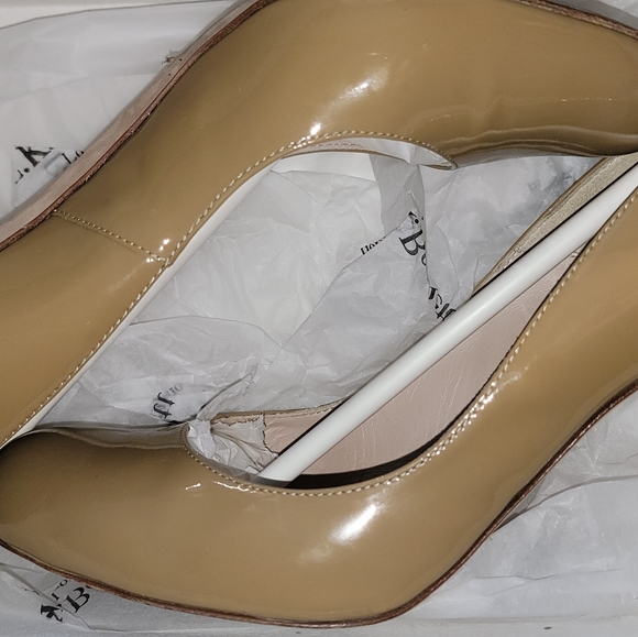 LK Bennett "Shilo" pumps in Taupe patent leather Size 39-1/2 (US Size 9) - Picture 6 of 9